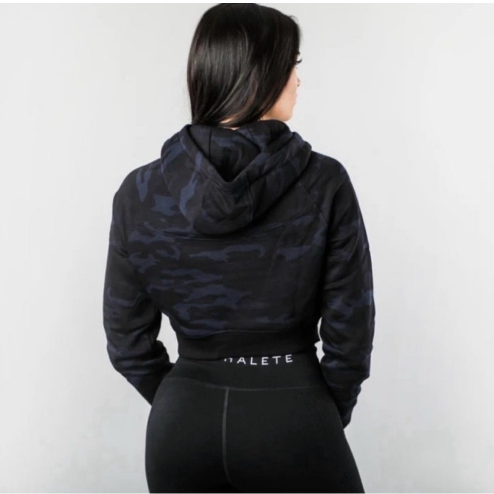 Alphalete Black Camo Cropped Hoodie Size Medium - Picture 2 of 9